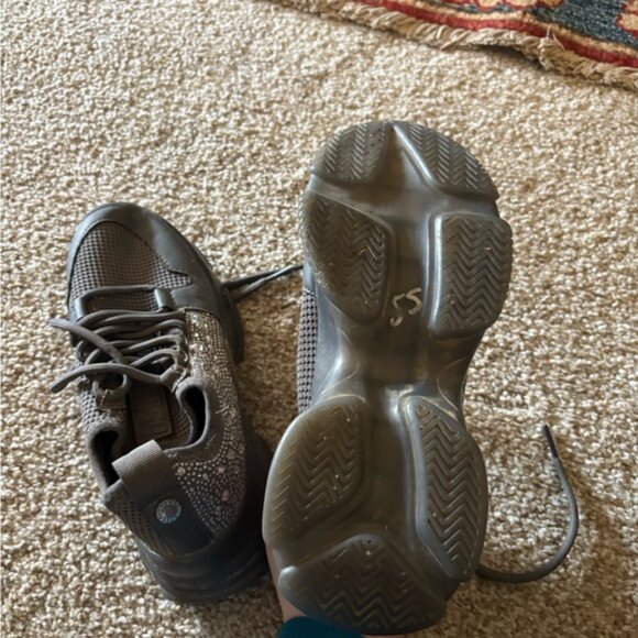 Shoes - Picture 10 of 13